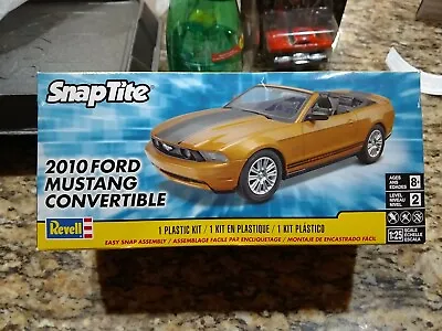 2010 FORD MUSTANG GT CONVERTIBLE 1/25 Scale REVELL SnapTite Model Kit SEALED '10 • $30