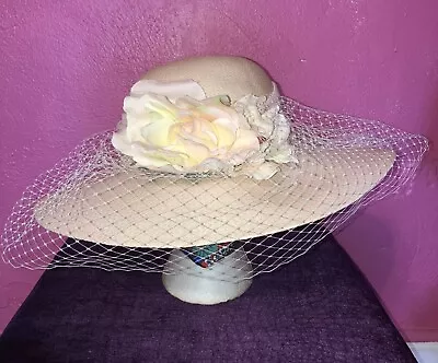 Women's Vintage Cappelli Miami Florida Decorative Flower Straw Hat In Beige • $14.99