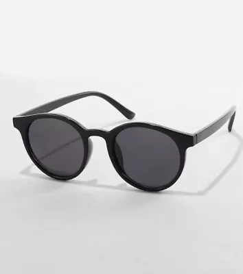 Dark Grey Women’s Sunglasses • $8.99