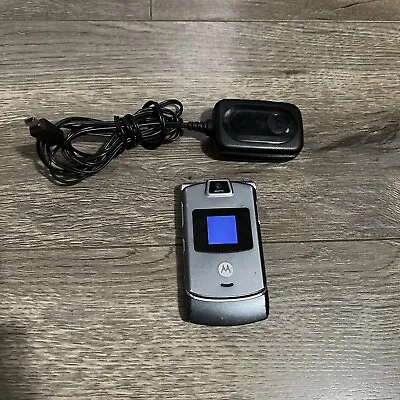 Vintage Motorola RAZR Razor V3m V3 Gray - Silver Verizon Cellular Flip Phone • $24.99