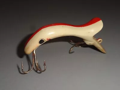 Vintage Fishing Lure Plastic Shurebite Bait Co. Shedevil Red White Circa 1946 • $5.99