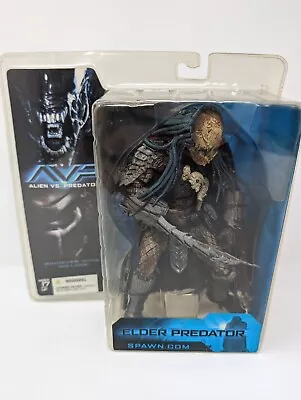 McFARLANE TOYS ALIEN VS PREDATOR ELDER PREDATOR 8 Inch DELUXE ACTION FIGURE AVP • $46.99