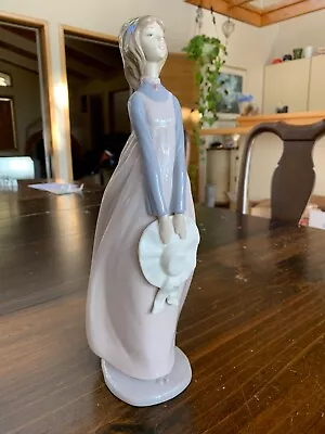 Zaphir Lady With Hat Figurine 13.5   LLADRO Excellent Condition - No Flaws • $49.99