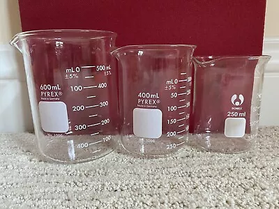 Set Of 2 Vtg Graduated PYREX Glass Beakers W/Pour Spout 400ml & 600ml W/*bonus* • $14