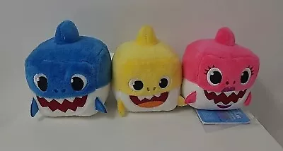 WowWee Pinkfong Baby Shark Official Song Cubes Plush Mommy Baby Daddy Sings • $24.99