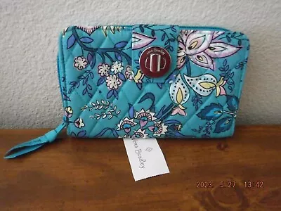 Vera Bradley Rfid Turnlock Wallet In Peacock Garden  Nwt • $33