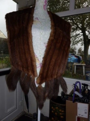 £20 • Buy Vintage Fox Tail Stole/scarf