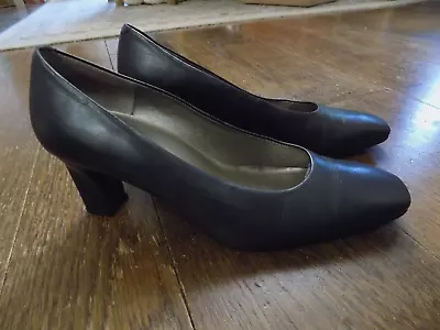 Vtg Calico Navy Blue 2.5  Block Heels Classic Soft Leather Pumps Sz 7 VGUC • $14.99