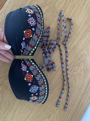 $5 • Buy Tigerlily 6 Bikini Top Halter With Straps 