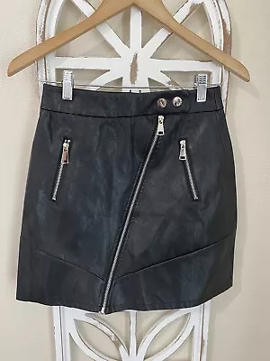 NWT KENDALL + KYLIE Xsmall BLACK ZIPPER FRONT VEGAN LEATHER MINI SKIRT • $2.98