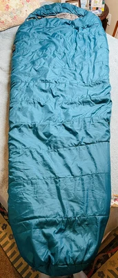 $75 • Buy Mountain Hardwear Mummy Style Sleeping Bag, Jade Green, USA Made