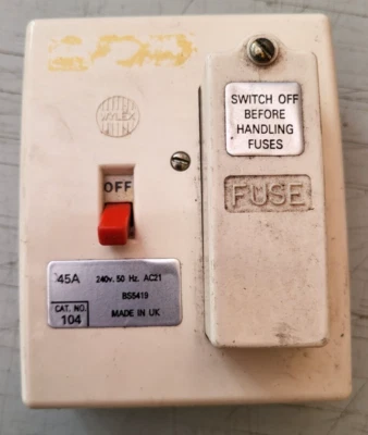 Wylex 45A Switched Single Phase Fuse Box / Circuit Breaker Box BS5419 • £10