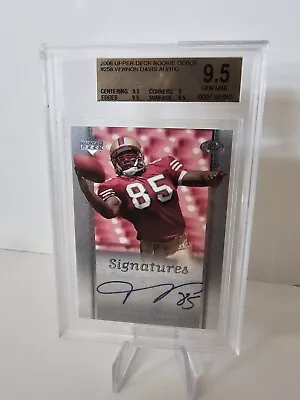 2006  UD Rookie Debut #258 Vernon Davis Auto RC • $30