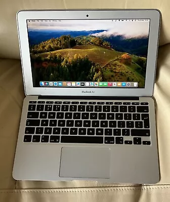MacBook Air.  11 .    121 GB SSD    4 GB     MS Office 2019 • £90