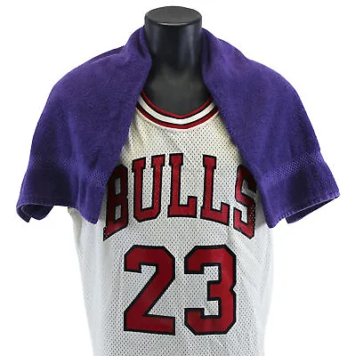 Michael Jordan 1998 Finals Game 6 Used Purple Bench Towel Sports Investors LOA • $14999.99