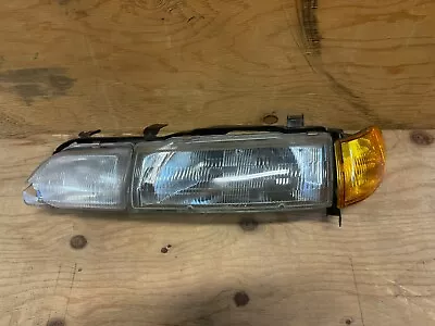 90-93 Integra Drivers Side Headlight Assembly  • $85