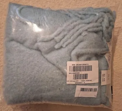 BNWT Hollister/Gilly Hicks Women's Light Blue Knit Scarf With Fringe Detailing • £8.50