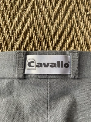 $35 • Buy Cavallo Women’s Full-seat Breeches, 30R.