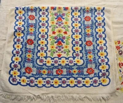 Vtg MOD Bath Towel Printed Folk Art Swiss Floral Red Blue Yellow Purple 22x38 • $12.74