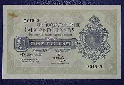 1982 June £1 Falkland Islands - G01939 - P-8e Blue GEF • £49.99