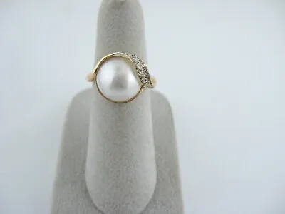 Vintage Ladies 14kt Yellow Gold Mabe Pearl Ring & Diamonds Size 6.5 • $395