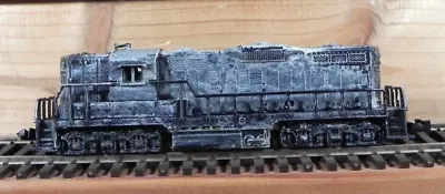 N Scale ENGINE ATLAS  EMD GP-9?  WEATHERED • $59.95