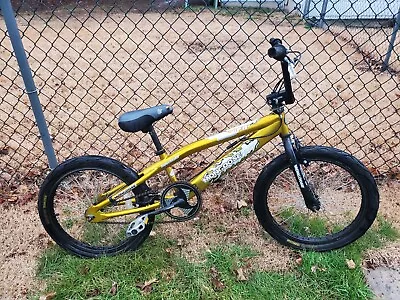 Mongoose Hoop D Bmx Bicycle 20 Inch Frame Pre-owned.  Flame Tires. Rides Great • $200