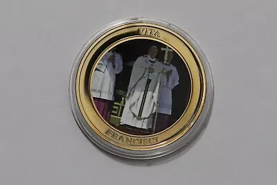 🧭 🇻🇦 VATICAN POPE FRANCIS COLOURED MEDAL GOLD PLATED 40mm B58 CCC32 • $26.81