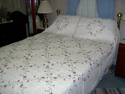 Vintage King/Queen Embroidered Quilt + Shams 97x106 • $135