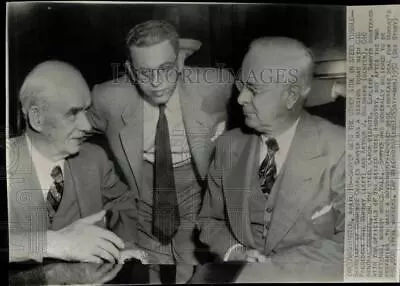 1952 Press Photo Charles Sawyer Meets With CIO Officials In Washington. • $20.88