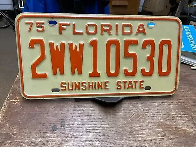 License Plate Vintage Florida “Sunshine State” 2WW10530 1975 Rustic USA • $9.25