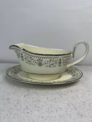 1973 Minton Beaumaris Gravy Boat With Saucer (complete) • $169.95