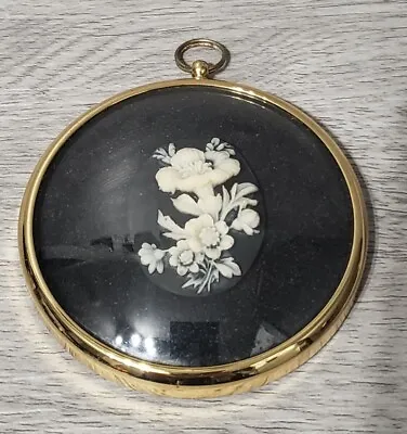 Vintage England Plaque Flowers In Cameo From The Miniature World Of Peter Bates  • £9.99