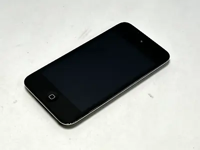 Apple IPod Touch 4th Generation A1367 32GB Player - Black • $12.99