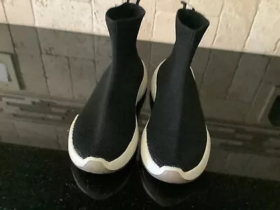 $17 • Buy Zara Noman  Shoe Woman 6 Black White High Top