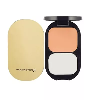 Max Factor Facefinity Compact Make-Up Facefinity + Permawear SPF 20 - 007 BRONZE • £6.99