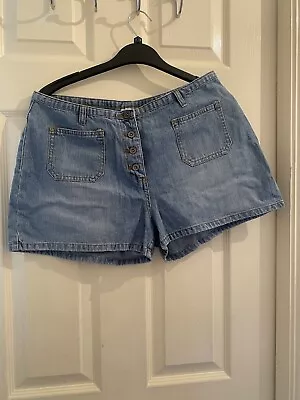 Ladies Cotton Jeans Shorts Size 14  • £1.50