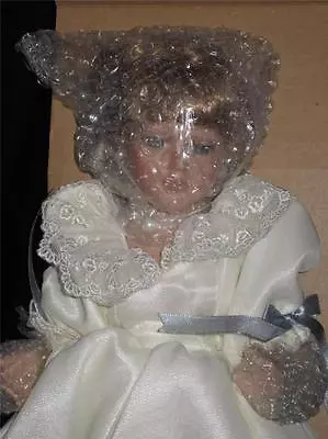 $12.15 • Buy 2000 Avon Special Memories Mother & Child Doll Margaret  NRFB