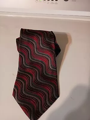 Jeffrey Bean Handmade Stain Resistant Silk Tie Red With Wave Pattern   • $10