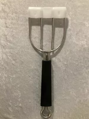Pampered Chef Meat Fork 12.25  Long Plastic Cover Meat Lifter Turkey Taiwan EUC • $14.75