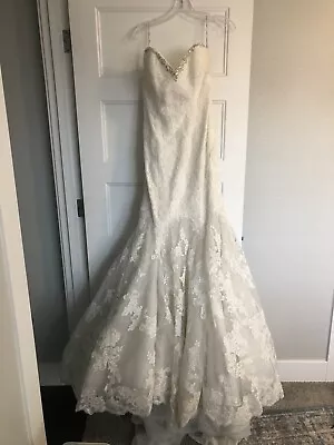 Mermaid Style Wedding Dress • $300