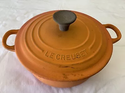 LE CREUSET CAST IRON CASSEROLE DISH/POT VOLCANIC ORANGE WITH LID - 20cm • £15