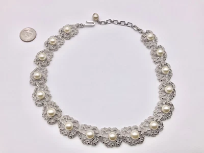 £8.08 • Buy Beautiful, Vintage TRIFARI Silver Tone And Faux Pearls Link Necklace, 16” Long