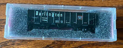 N Scale Roundhouse 8609 40' 3-Bay Ribbed Hopper Chicago Burlington & Quincy • $10