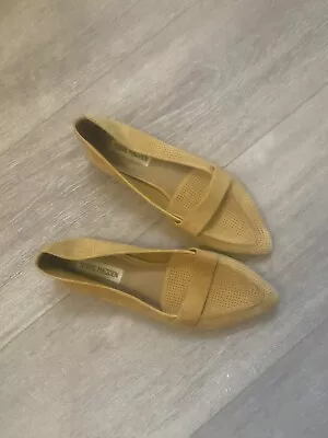 Steve Madden Suede Mustard Yellow Flats Size 7 • $15