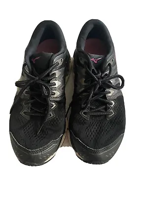 Mizuno Wave Horiziom 3 • $30