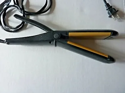 VIDAL SASSOON Ceramic Flat Iron Hair Straightener 1 7/8  Adjustable Heat VS195 • $5