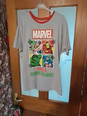 Marvel Super Heroes Christmas T Shirt Size XL Pre-owned Good • £10