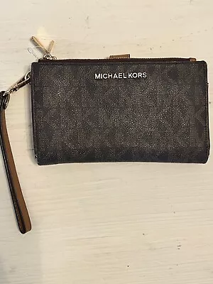 Michael Kors JetSet Double Zip Wristlet • $29.95