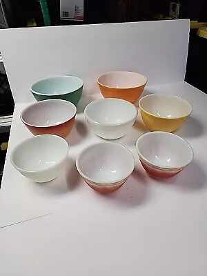VINTAGE LOT OF 8 Pyrex Bowls 2 2 1/2 Q 3 1 1/2 Q 3 1 1/2 Pint Mixed Colors • $23